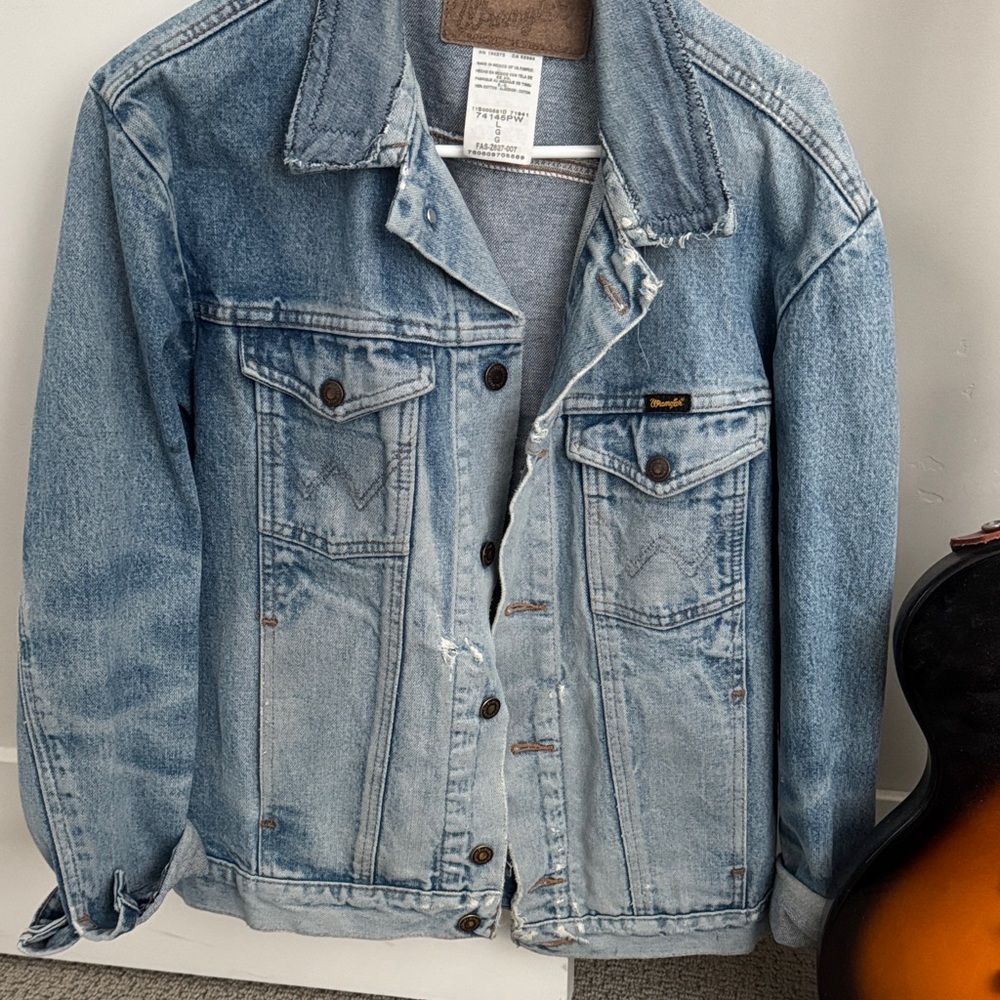 Wrangler Light Blue Washed Denim Jacket - Women’s Trucker Style